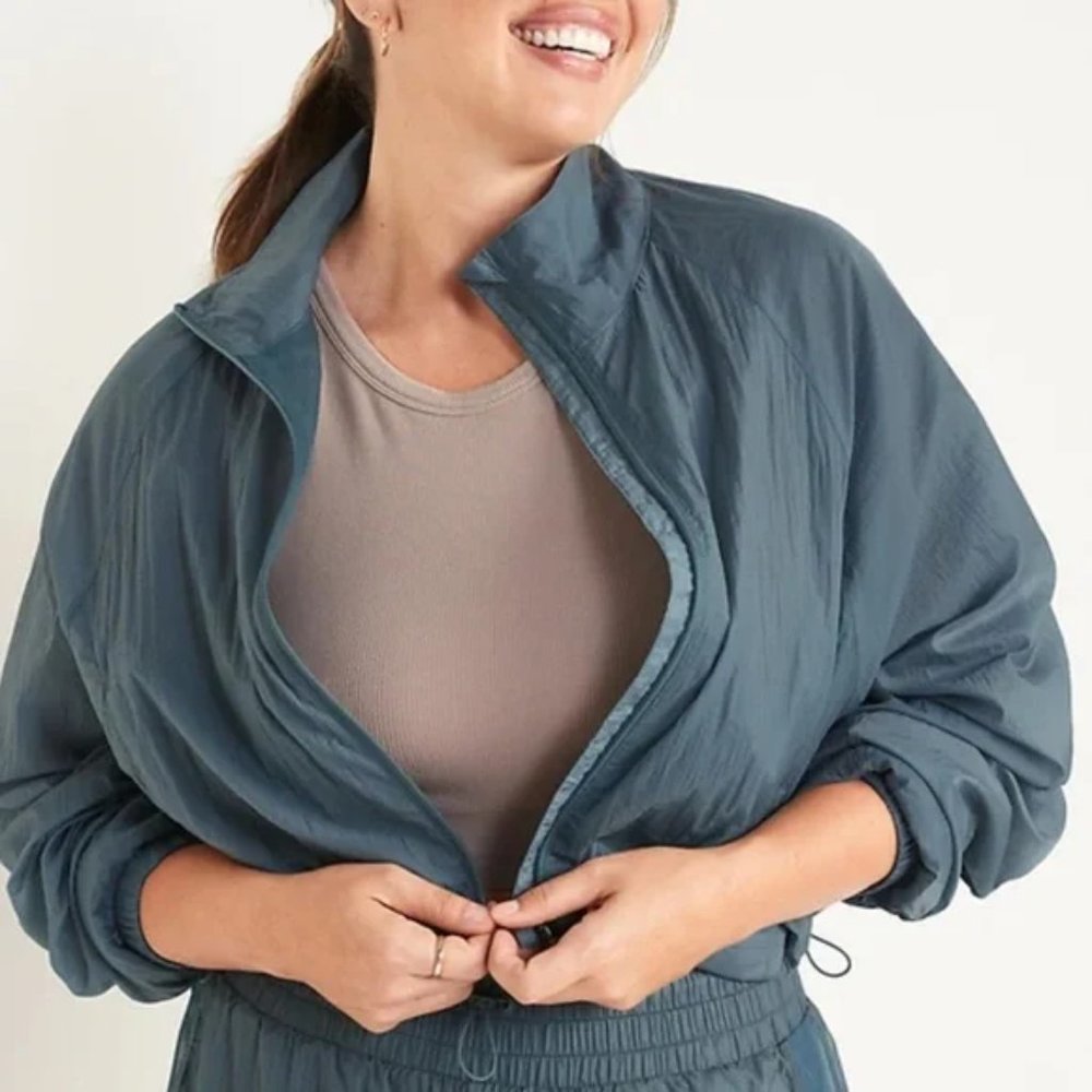 Old Navy Cropped Lightweight Water Repellant Run Jacket Blue size Medium